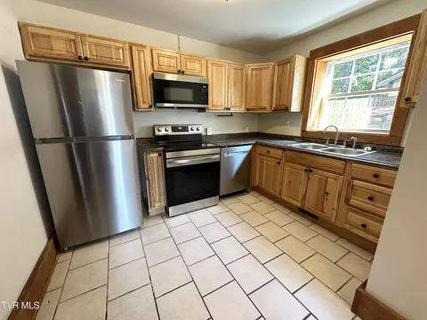 Kitchen - 133 E Highland Road Johnson City Tn 37601, Johnson City, TN 37601 photo 1 of 1