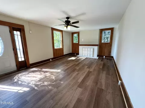 Living - 133 E Highland Road Johnson City Tn 37601, Johnson City, TN 37601 photo 1 of 3