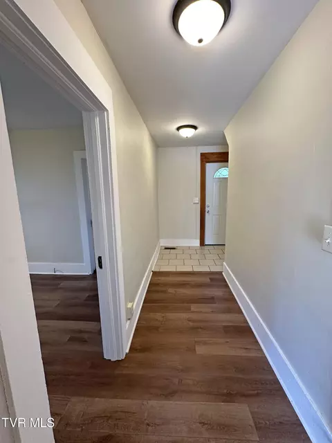 Entry Way - 133 E Highland Road Johnson City Tn 37601, Johnson City, TN 37601 photo 2 of 5