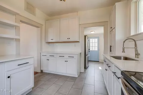 Kitchen - 334 Catawba Street Erwin Tn 37650, Erwin, TN 37650 photo 4 of 4