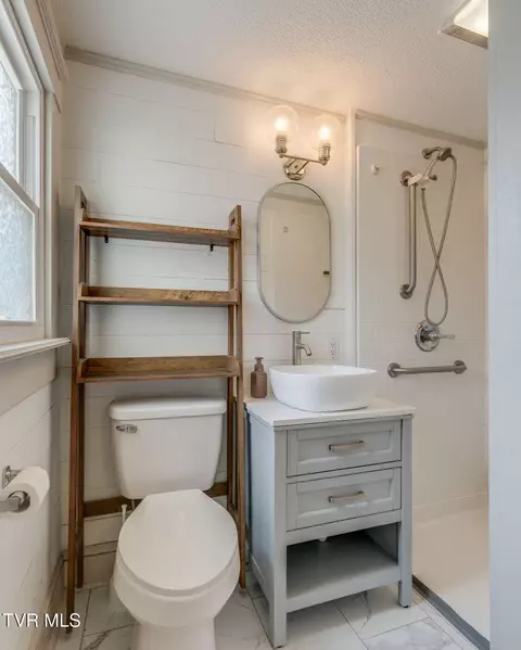 Bath - 334 Catawba Street Erwin Tn 37650, Erwin, TN 37650 photo 1 of 2