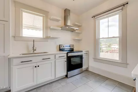 Kitchen - 334 Catawba Street Erwin Tn 37650, Erwin, TN 37650 photo 2 of 4