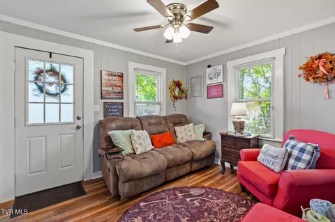 Living - 325 Biddle Street Greeneville Tn 37745, Greeneville, TN 37745 photo 1 of 4
