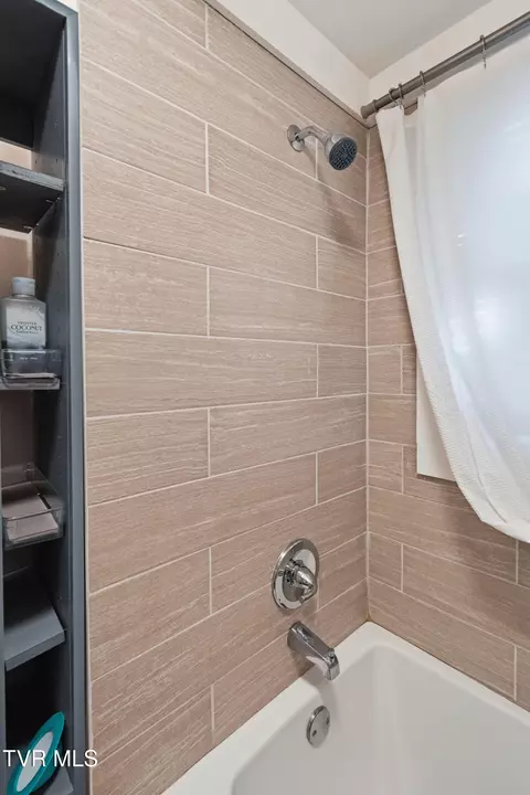 Bath - 325 Biddle Street Greeneville Tn 37745, Greeneville, TN 37745 photo 2 of 2