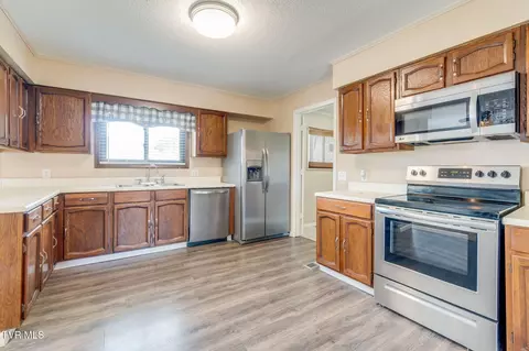 Kitchen - 103 Mesa Drive Erwin Tn 37650, Erwin, TN 37650 photo 1 of 3