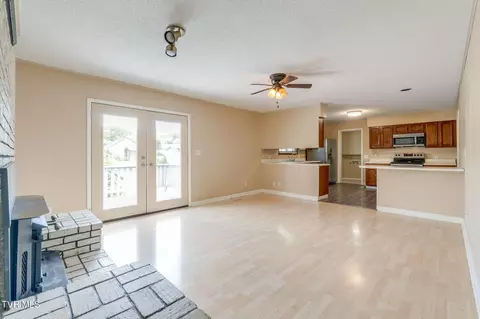 Living - 103 Mesa Drive Erwin Tn 37650, Erwin, TN 37650 photo 4 of 6