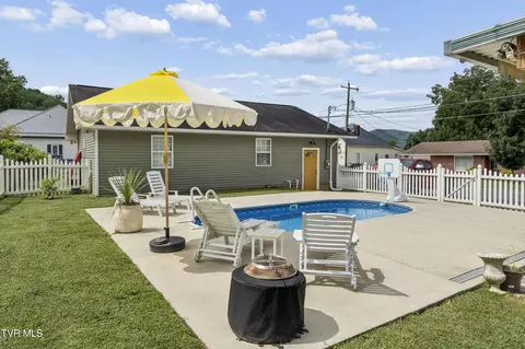 Exterior - 404 Love Street Erwin Tn 37650, Erwin, TN 37650 photo 11 of 18