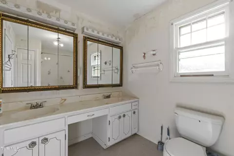 Bath - 386 Fox Road Chuckey Tn 37641, Chuckey, TN 37641 photo 6 of 7