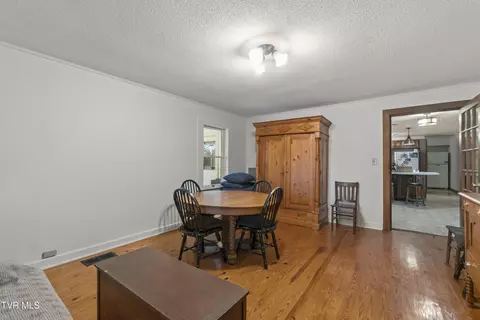 Dining - 386 Fox Road Chuckey Tn 37641, Chuckey, TN 37641 photo 4 of 4