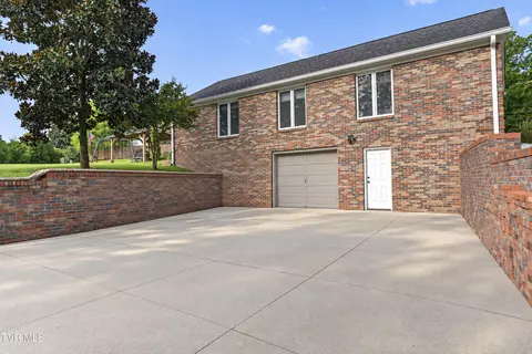 Exterior - 125 Pendleton Drive Bristol Tn 37620, Bristol, TN 37620 photo 4 of 7