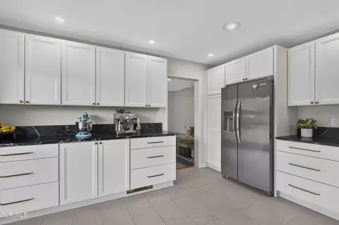 Kitchen - 125 Pendleton Drive Bristol Tn 37620, Bristol, TN 37620 photo 4 of 7