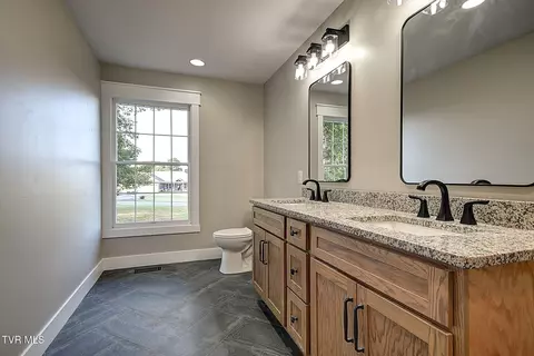 Bath - 568 Painter Road Fall Branch Tn 37656, Fall Branch, TN 37656 photo 5 of 7
