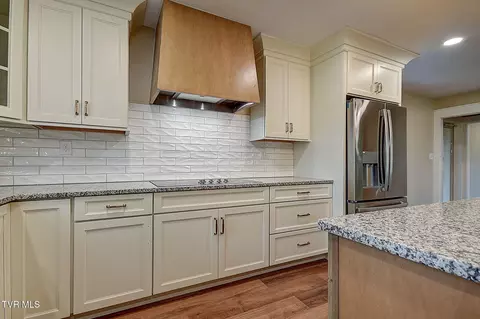 Kitchen - 568 Painter Road Fall Branch Tn 37656, Fall Branch, TN 37656 photo 6 of 7