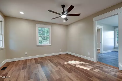 Living - 568 Painter Road Fall Branch Tn 37656, Fall Branch, TN 37656 photo 9 of 12