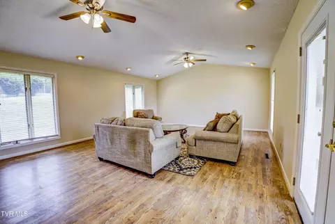 Living - 167 Cherry Lane Bristol Va 24201, Bristol, VA 24201 photo 3 of 7
