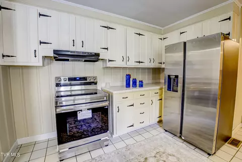 Kitchen - 167 Cherry Lane Bristol Va 24201, Bristol, VA 24201 photo 4 of 5