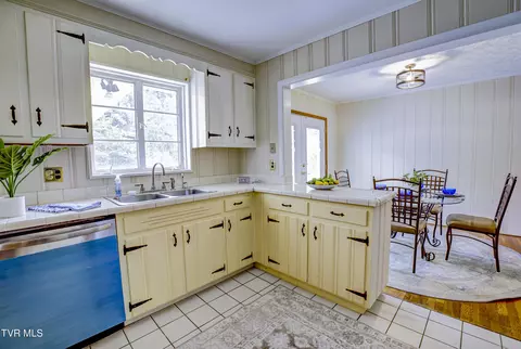 Kitchen - 167 Cherry Lane Bristol Va 24201, Bristol, VA 24201 photo 5 of 5