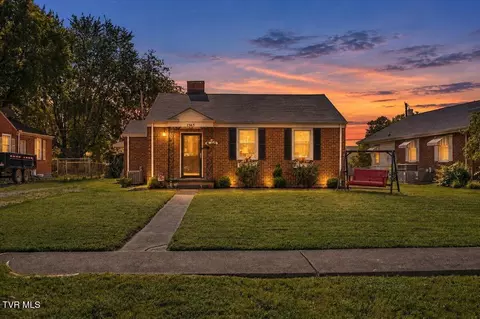 1565 Pineola Avenue Kingsport Tn 37664, Kingsport, TN 37664