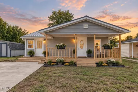 806 4th Street Elizabethton Tn 37643, Elizabethton, TN 37643