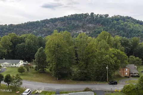 5057 Lake Forest Drive Kingsport Tn 37663, Kingsport, TN 37663