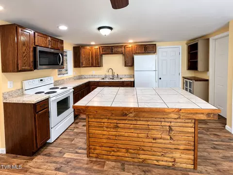 Kitchen - 109 Dutchy Humphreys Road Limestone Tn 37681, Limestone, TN 37681 photo 1 of 4