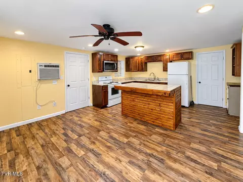 Kitchen - 109 Dutchy Humphreys Road Limestone Tn 37681, Limestone, TN 37681 photo 4 of 4