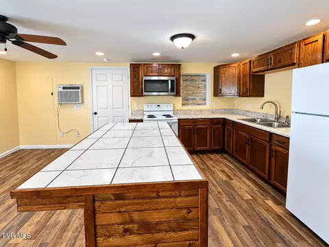 Kitchen - 109 Dutchy Humphreys Road Limestone Tn 37681, Limestone, TN 37681 photo 3 of 4