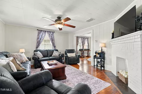 Living - 209 1st Street Erwin Tn 37650, Erwin, TN 37650 photo 3 of 6