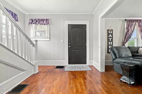 Entry Way - 209 1st Street Erwin Tn 37650, Erwin, TN 37650 photo 2 of 5