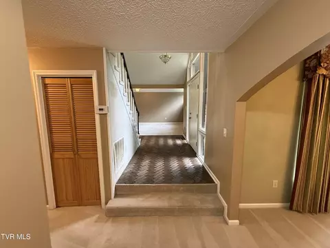 Entry Way - 8931 Tanager Road Wise Va 24293, Wise, VA 24293 photo 1 of 4