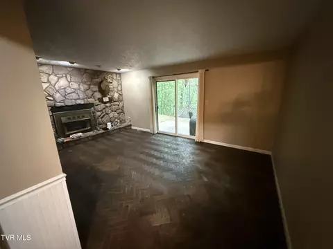 Living - 8931 Tanager Road Wise Va 24293, Wise, VA 24293 photo 2 of 4