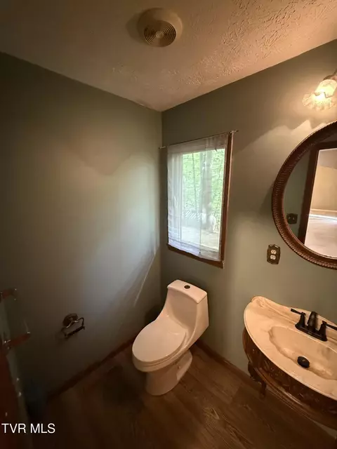 Bath - 8931 Tanager Road Wise Va 24293, Wise, VA 24293 photo 2 of 6