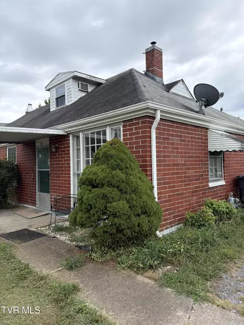 310 Cherokee Village Drive Kingsport Tn 37660, Kingsport, TN 37660