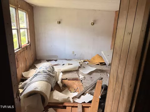 Undisclosed, Erwin, TN 37650 photo 5