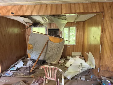 Undisclosed, Erwin, TN 37650 photo 14