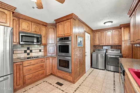 Other - 1046 N Elm Avenue Erwin Tn 37650, Erwin, TN 37650 photo 3 of 4
