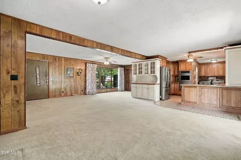 Living - 1046 N Elm Avenue Erwin Tn 37650, Erwin, TN 37650 photo 1 of 6