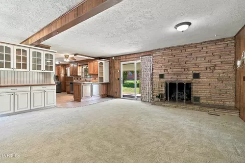 Living - 1046 N Elm Avenue Erwin Tn 37650, Erwin, TN 37650 photo 6 of 6