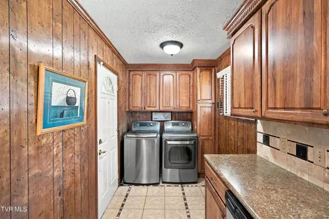 Other - 1046 N Elm Avenue Erwin Tn 37650, Erwin, TN 37650 photo 4 of 4