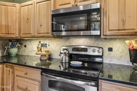 Kitchen - 7806 Old Stage Road Chuckey Tn 37641, Chuckey, TN 37641 photo 6 of 6