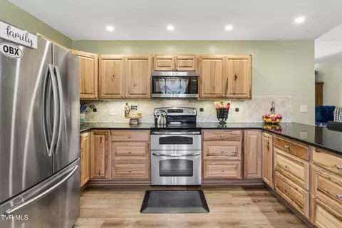 Kitchen - 7806 Old Stage Road Chuckey Tn 37641, Chuckey, TN 37641 photo 4 of 6