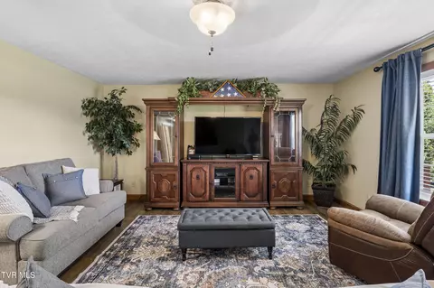 Living - 7806 Old Stage Road Chuckey Tn 37641, Chuckey, TN 37641 photo 1 of 2