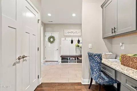 Entry Way - 2328 Haystack Circle Piney Flats Tn 37686, Piney Flats, TN 37686 photo 5 of 5