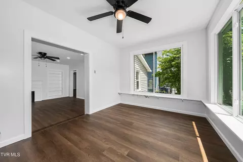 Living - 1007 Spring Street Johnson City Tn 37604, Johnson City, TN 37604 photo 6 of 7
