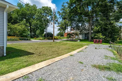 Exterior - 1007 Spring Street Johnson City Tn 37604, Johnson City, TN 37604 photo 11 of 11