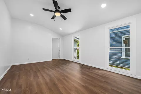 Living - 1007 Spring Street Johnson City Tn 37604, Johnson City, TN 37604 photo 7 of 7