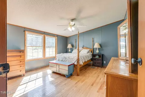 Bedroom - 220 Falls Road Hampton Tn 37658, Hampton, TN 37658 photo 1 of 9