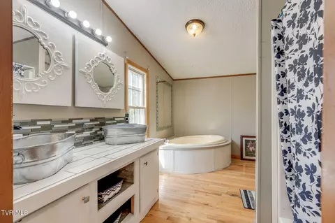 Bath - 220 Falls Road Hampton Tn 37658, Hampton, TN 37658 photo 1 of 2