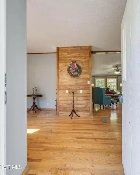 Entry Way - 220 Falls Road Hampton Tn 37658, Hampton, TN 37658 photo 1 of 2