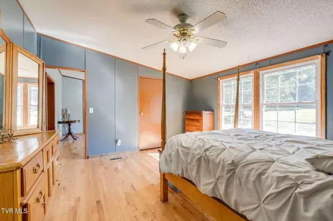 Bedroom - 220 Falls Road Hampton Tn 37658, Hampton, TN 37658 photo 2 of 9